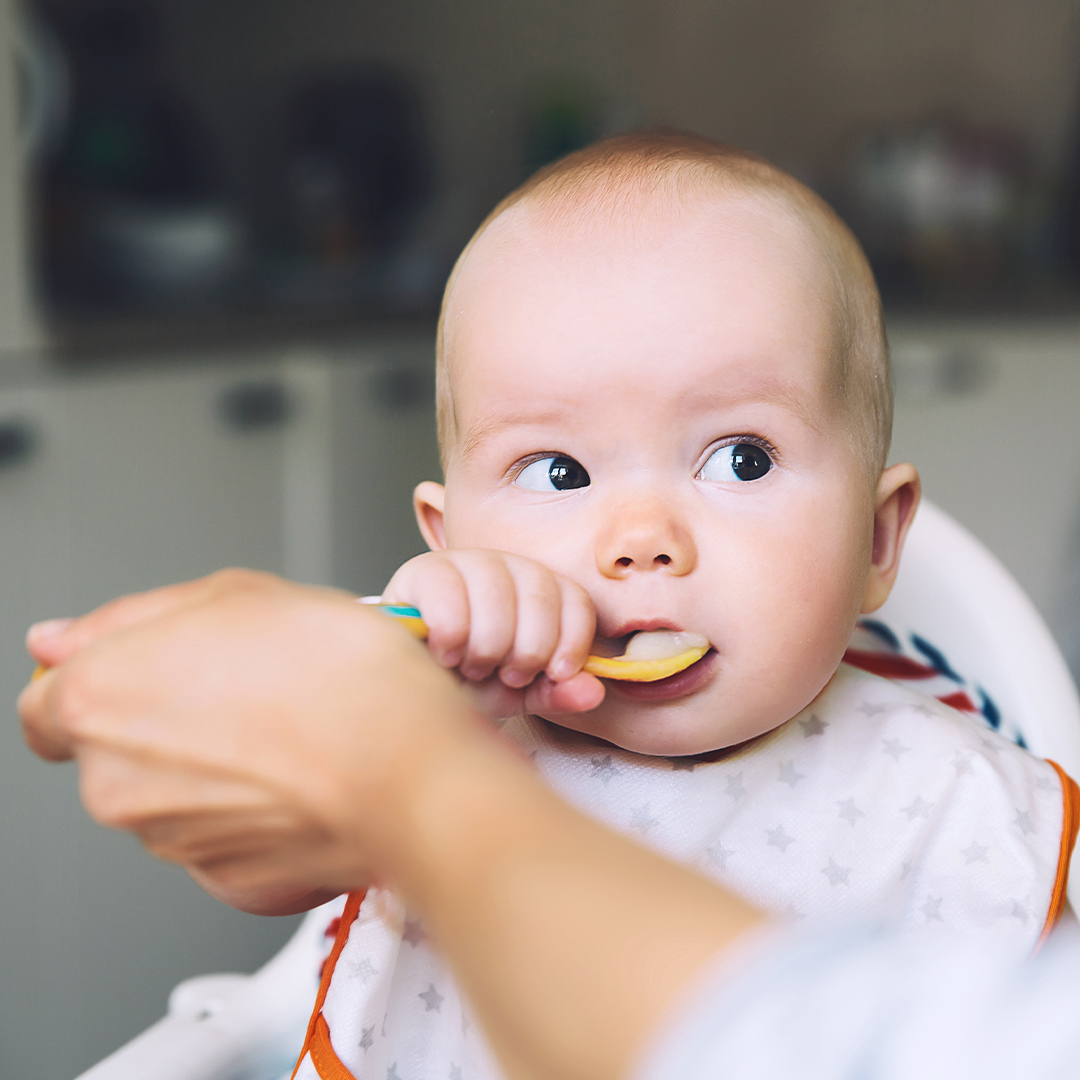 baby-eating-porridge